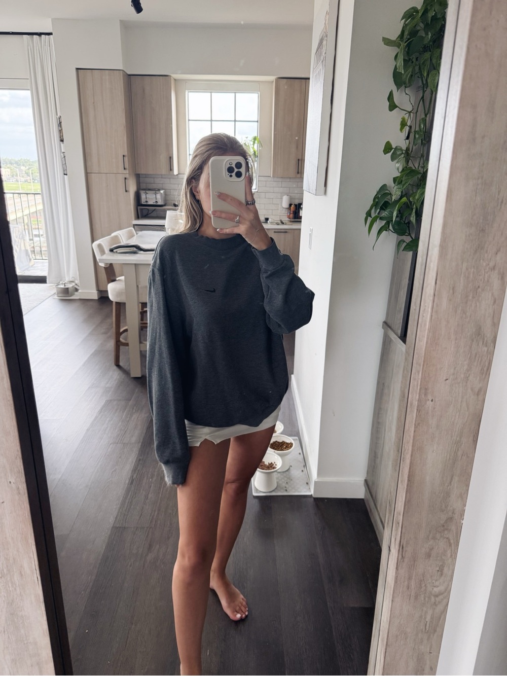 Nike Dark Gray Crewneck Sweatshirt (Size Medium)